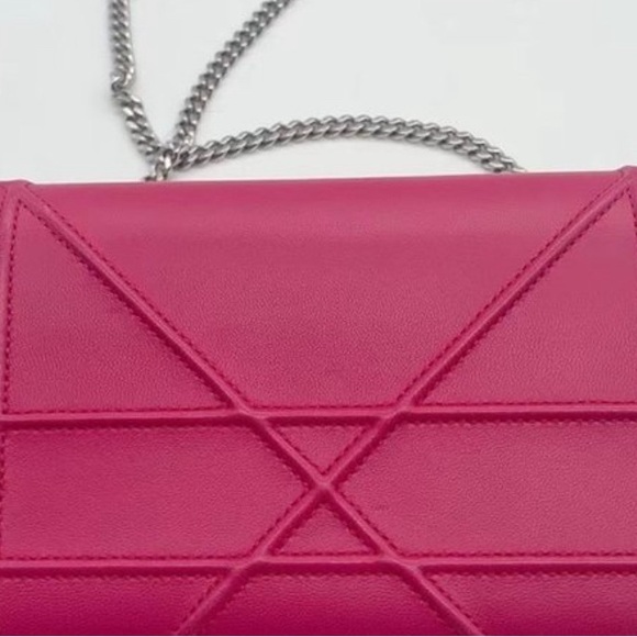 Dior Diorama Wallet 💳 on a Chain - Picture 5 of 5